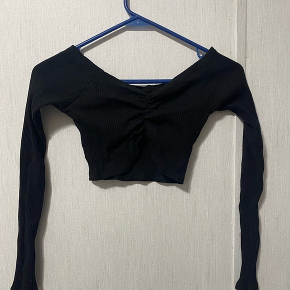 Off the shoulder black crop top - Picture 2 of 2